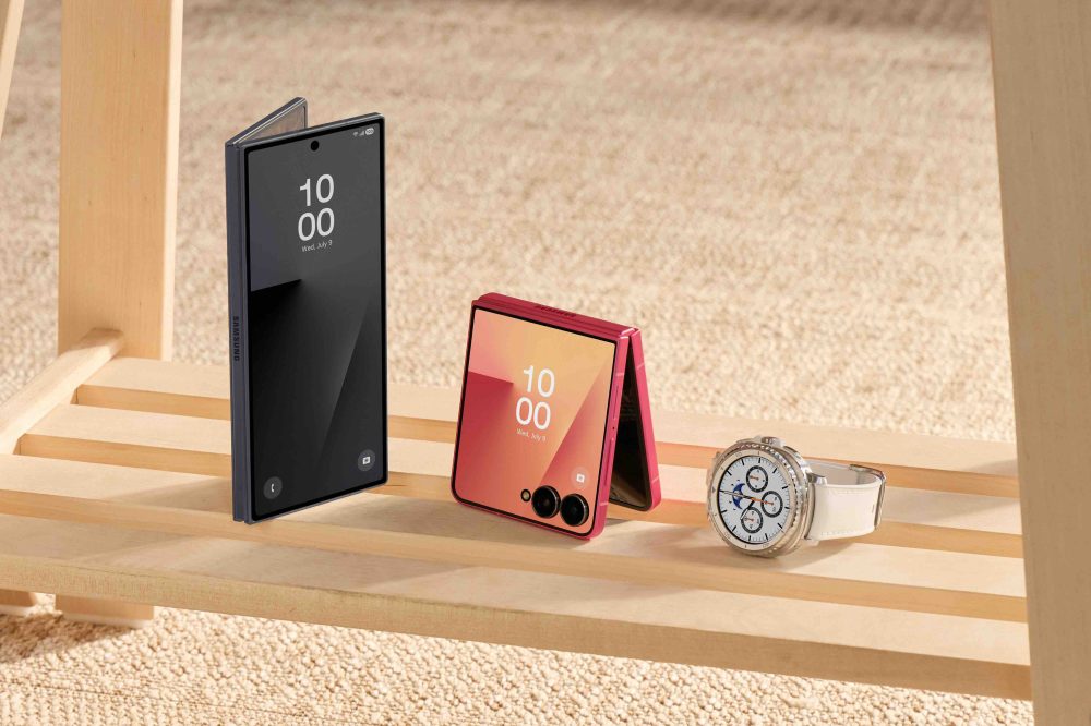020-combo-galaxy-zfold7-jetblack-Zflip7-coralred-watch8-classic-white