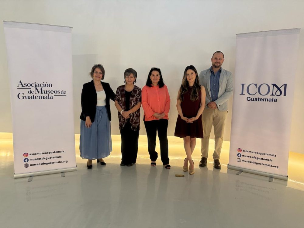 AMG - comunicado 25 años