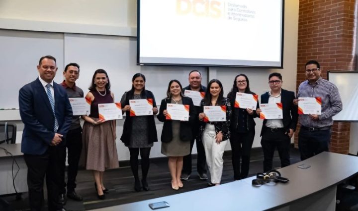 ACORDES certifica a 45 corredores de seguros en la segunda edición de su diplomado especializado