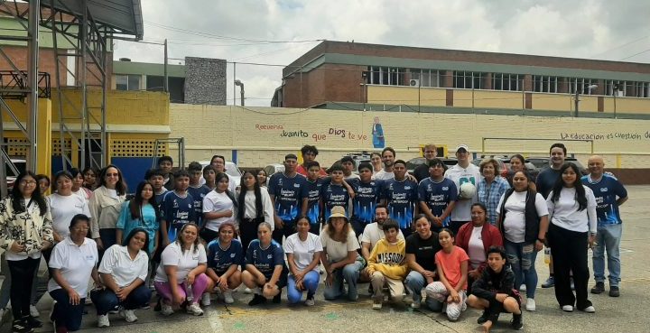 Fundación Miguel Torrebiarte Sohanin realiza encuentro deportivo para reforzar valores y bienestar en alumnos del Programa Lecciones Brillantes
