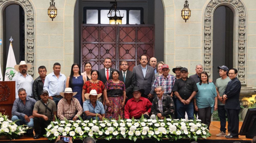 INAB REALIZA ENTREGA SIMBOLICA