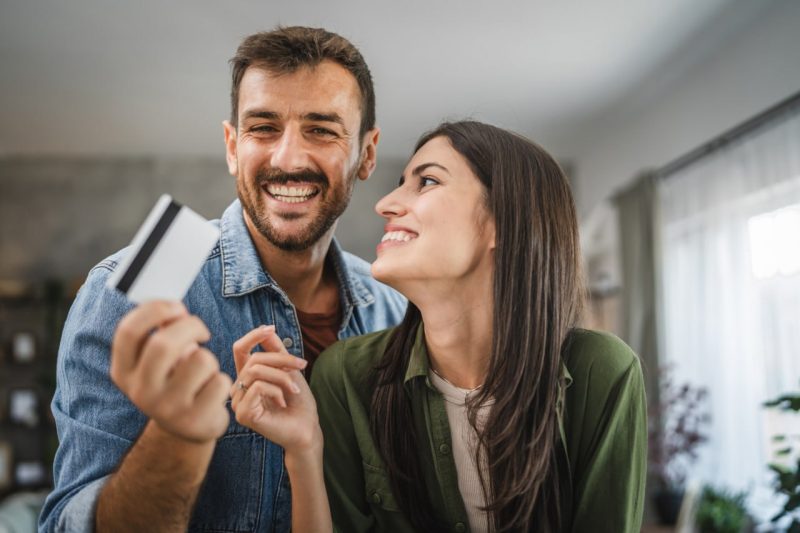 Banco Azteca, a través de su programa “Aprende y Crece”, promueve la independencia financiera en Guatemala