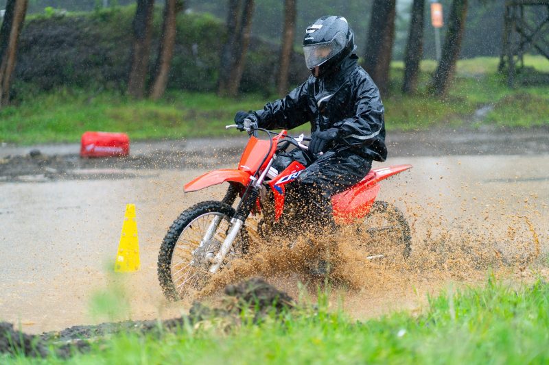 HONDA MOTOS PROMUEVE LA MOVILIDAD RESPONSABLE DURANTE LA ÉPOCA LLUVIOSA