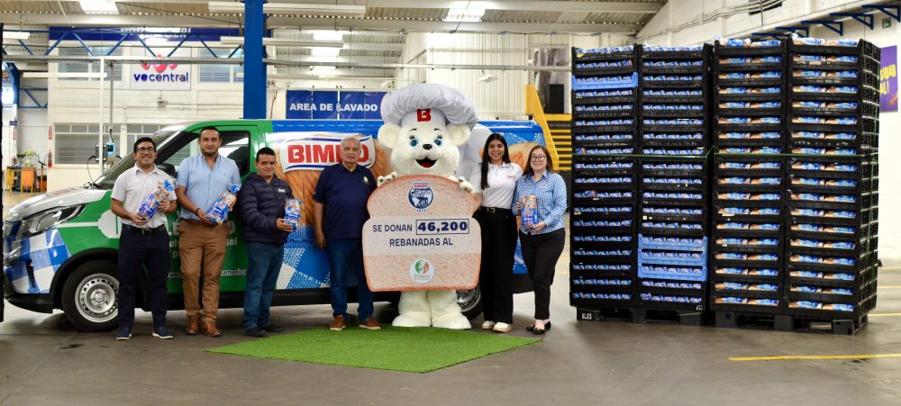 Entrega de donativo bimbo