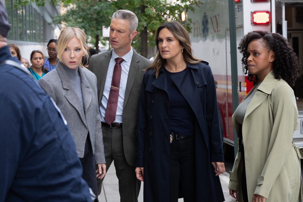 LAW & ORDER: SPECIAL VICTIMS UNIT -- "Under The Influence" Episode 27006 -- Pictured: (l-r) Kelli Giddish as Sgt. Amanda Rollins, Peter Scanavino as A.D.A Dominick "Sonny" Carisi Jr., Mariska Hargitay as Capt. Olivia Benson, Aimé Donna Kelly as Capt. Renee Curry -- (Photo by: Virginia Sherwood/NBC)