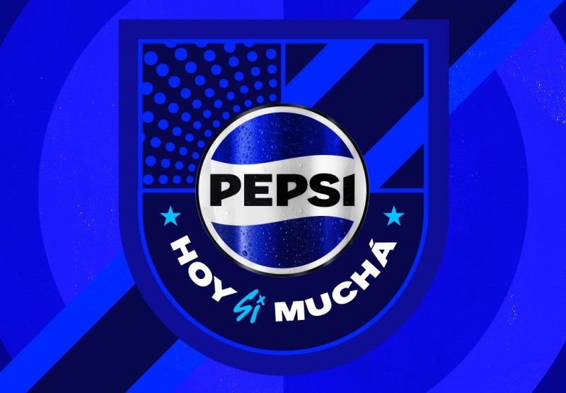 Pepsi rompe la historia: tras 75 años cambia su logo para apoyar a la azul y blanco