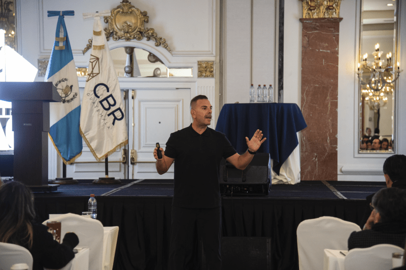 CBR Guatemala impulsó el liderazgo estratégico del sector inmobiliario con la Masterclass 2025 “La Jugada Maestra del Asesor Ganador”