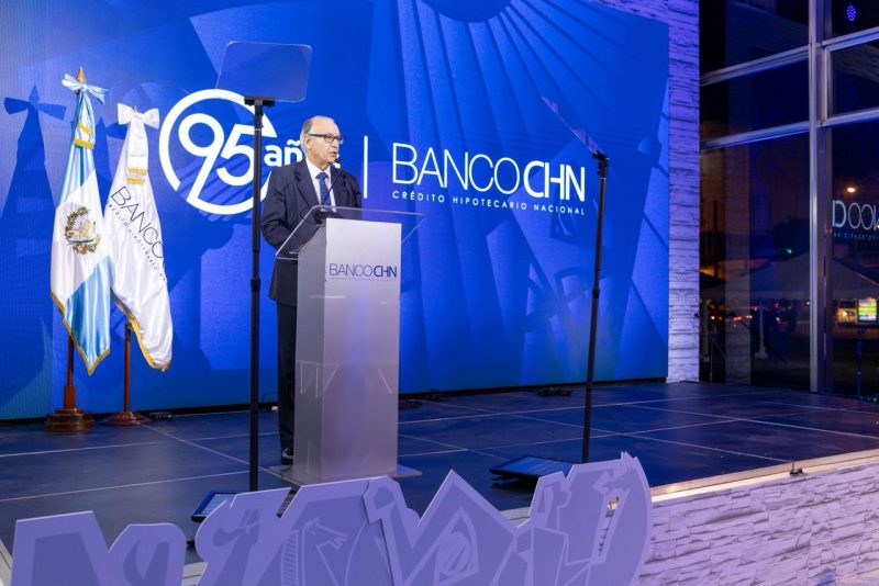 El CHN rindió homenaje a los visionarios que dieron vida al banco de los guatemaltecos