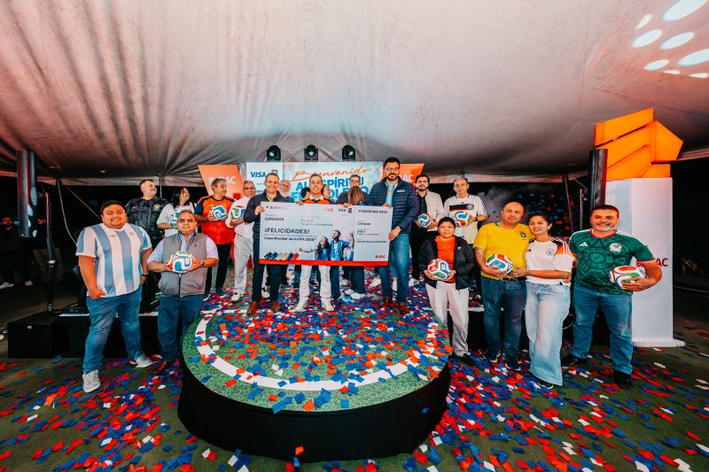 Visa y BAC entregan el primer “Duo Pass” para la fiesta más grande del fútbol
