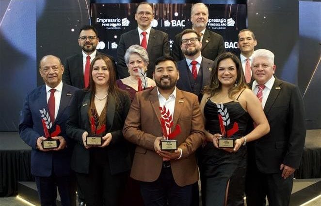 Ganadores Empresario Pyme del Año y Ejecutivos BAC