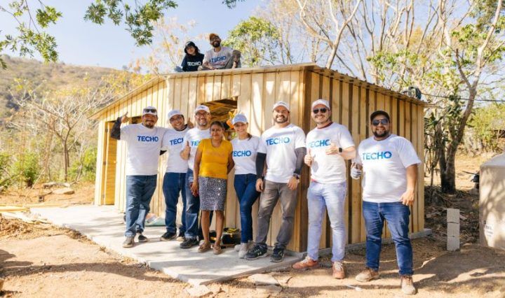 Gracias al McDía Feliz 2025, McDonald’s y TECHO construyen viviendas en Villa Canales