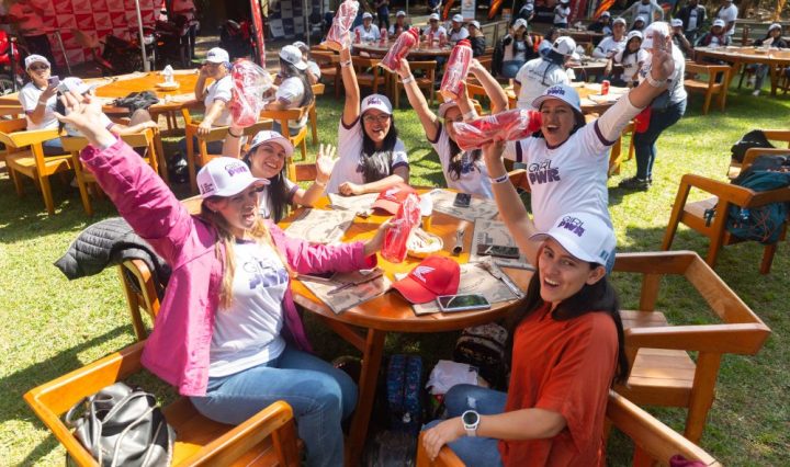 honda motos girl power