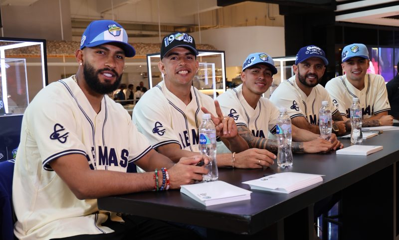COMUNICACIONES FC Y NEW ERA PRESENTAN UNA COLECCIÓN QUE CELEBRA LA IDENTIDAD CREMA