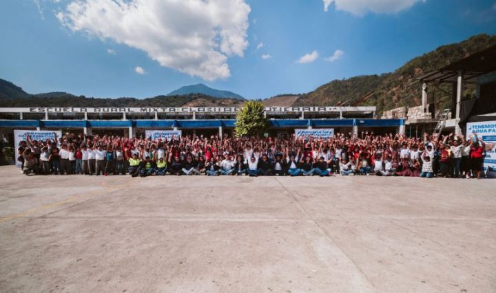 Escuela en Amatitlán mejora su acceso al agua aprovechando captación de agua lluvia