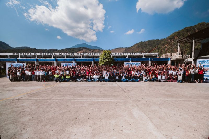 Escuela en Amatitlán mejora su acceso al agua aprovechando captación de agua lluvia