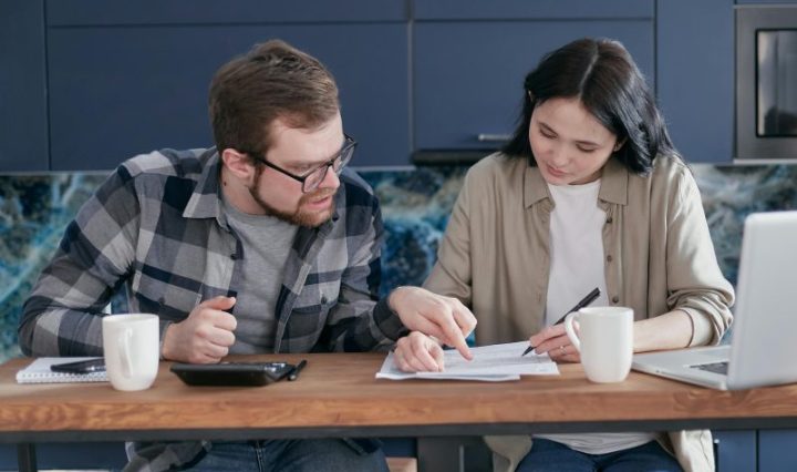 ¿Te excediste con las tarjetas en Semana Santa? Consolidar tus deudas puede ayudarte a recuperar el control