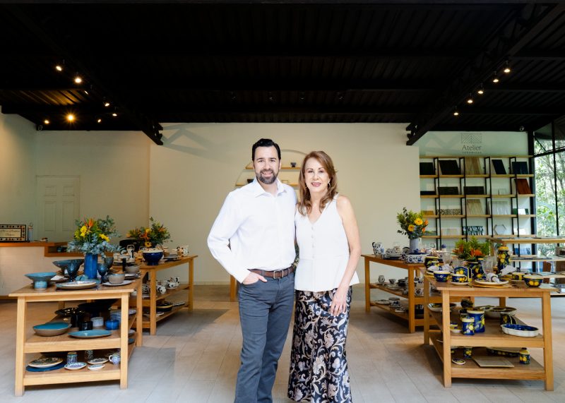 Cel: 4128-7538 ATELIER CERÁMICAS ABRE SUS PUERTAS EN ANTIGUA GUATEMALA Y REDEFINE EL DISEÑO CERÁMICO EN EL PAÍS