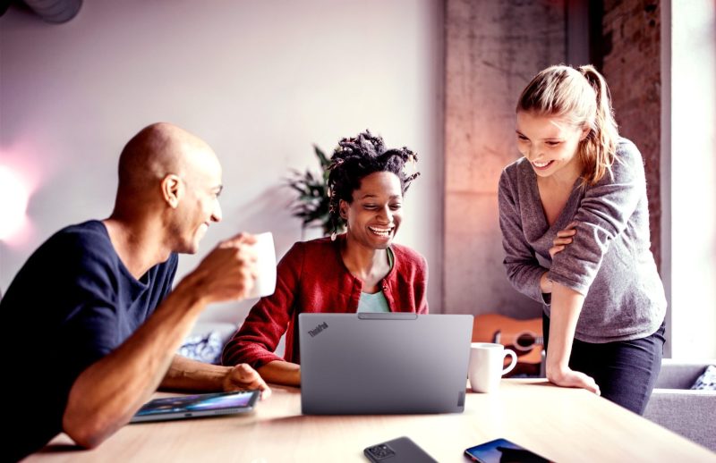 El marco Lenovo 360 evoluciona con niveles simplificados, rutas de crecimiento en servicios y una nueva comunidad técnica