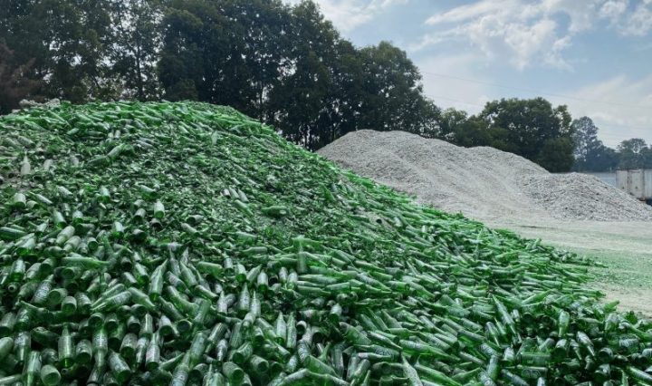 Usar y Reciclar vidrio: hábito poderoso que beneficia tu salud y la del ambiente.