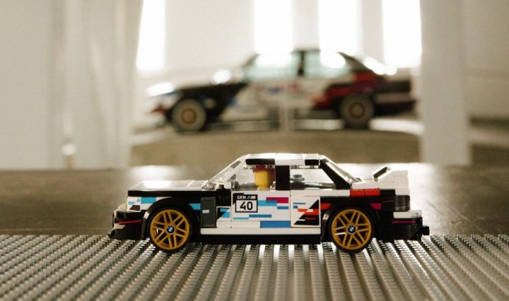 P90642085_lowRes_bmw-m3-e30-lego-spee