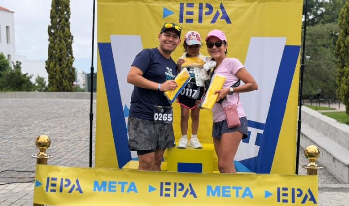 Más de 300 participantes celebran el Día del Padre en la carrera "Corre con papá"