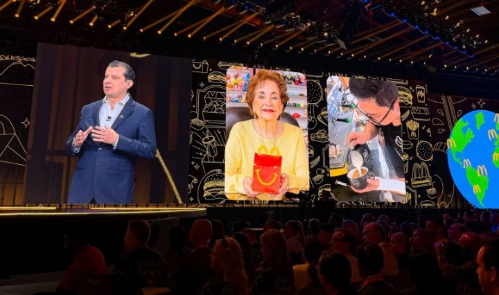McDonald's celebra el legado de Doña Yoly de Cofiño y la Cajita Feliz en la convención mundial “Worldwide 2026”