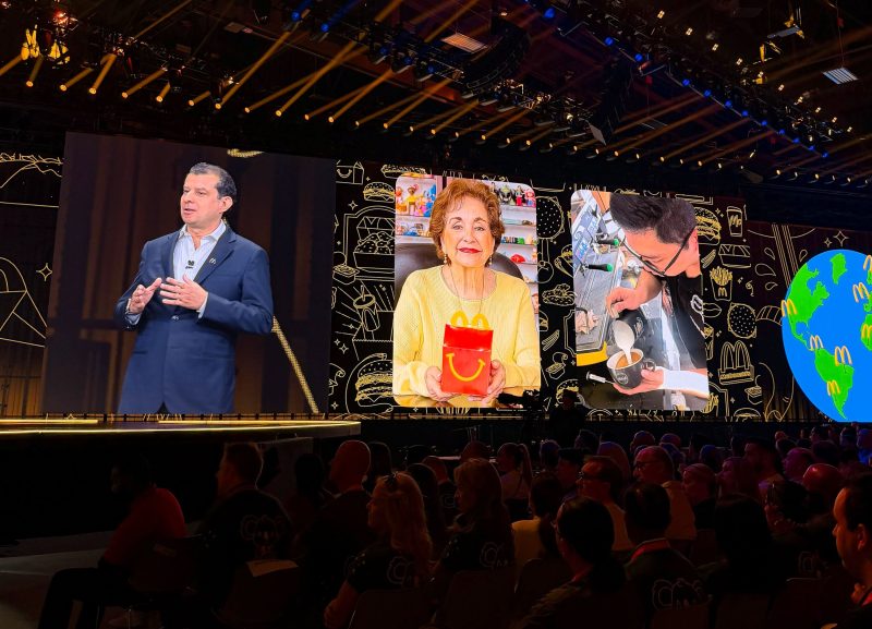 McDonald's celebra el legado de Doña Yoly de Cofiño y la Cajita Feliz en la convención mundial “Worldwide 2026”