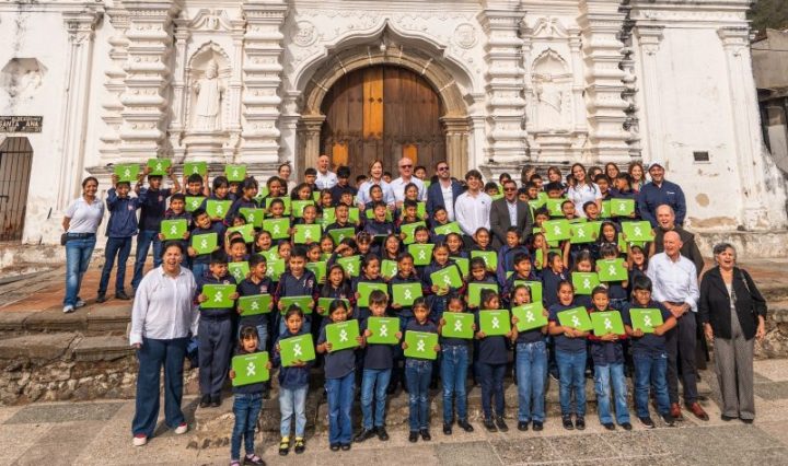 Fundación Bi y El Consejo Empresarial de América Latina transforman la educación en tres escuelas en Guatemala