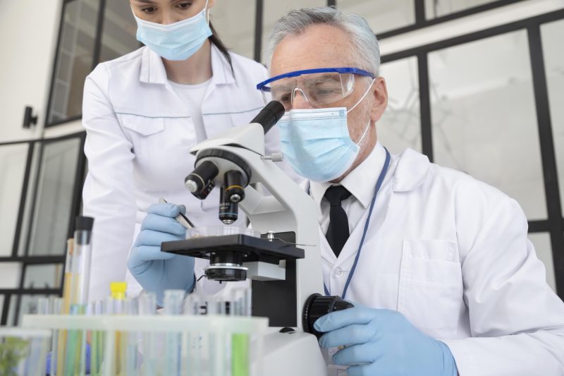 La investigación oncológica en médicos en formación gana espacio regional con 72 trabajos en la segunda edición del Desafío Científico Adium