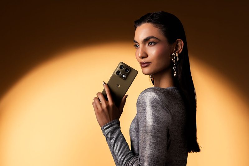 El renovado portafolio premium de Motorola ya disponible en Guatemala: motorola signature, nueva familia razr; familia edge 70 y nuevos moto things