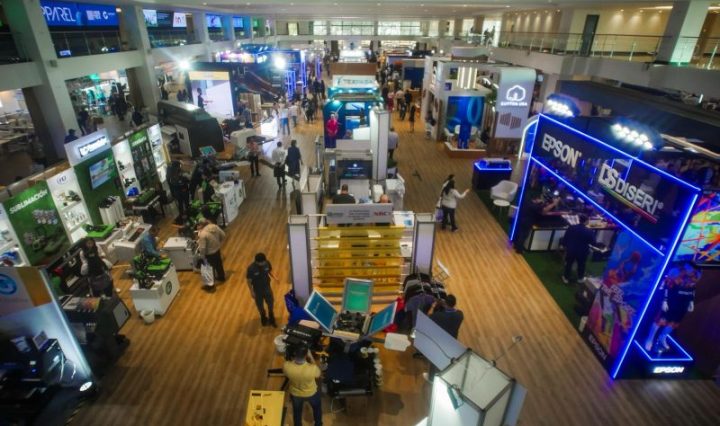 VESTUARIO Y TEXTILES: Una industria en constante innovación para adaptarse a cambios globales