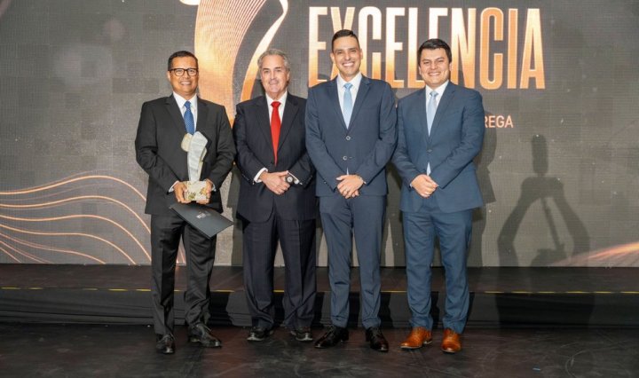 PREMIO A LA EXCELENCIA TRASCIENDE FRONTERAS, RECONOCIENDO LAS OBRAS QUE IMPULSAN EL DESARROLLO DE LA REGIÓN