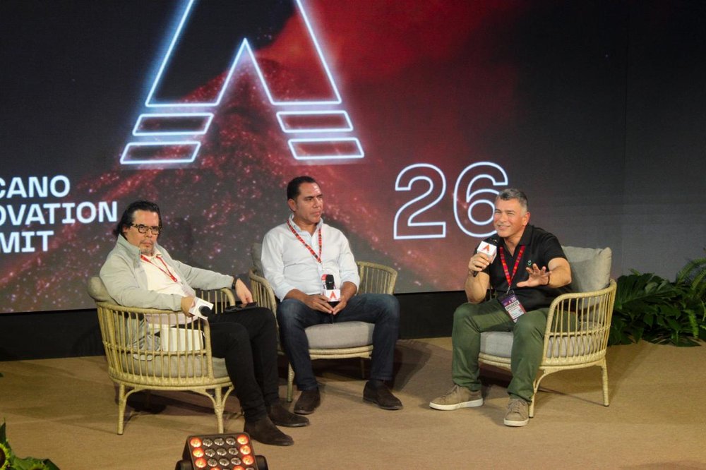 La inteligencia artificial redefinió la experiencia bancaria y puso la confianza en el centro de la transformación