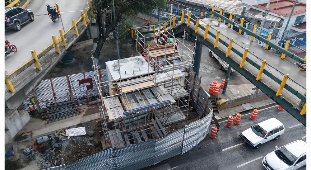 Las torres del AeroMetro se construyen bajo estándares internacionales sin afectar el espacio vial