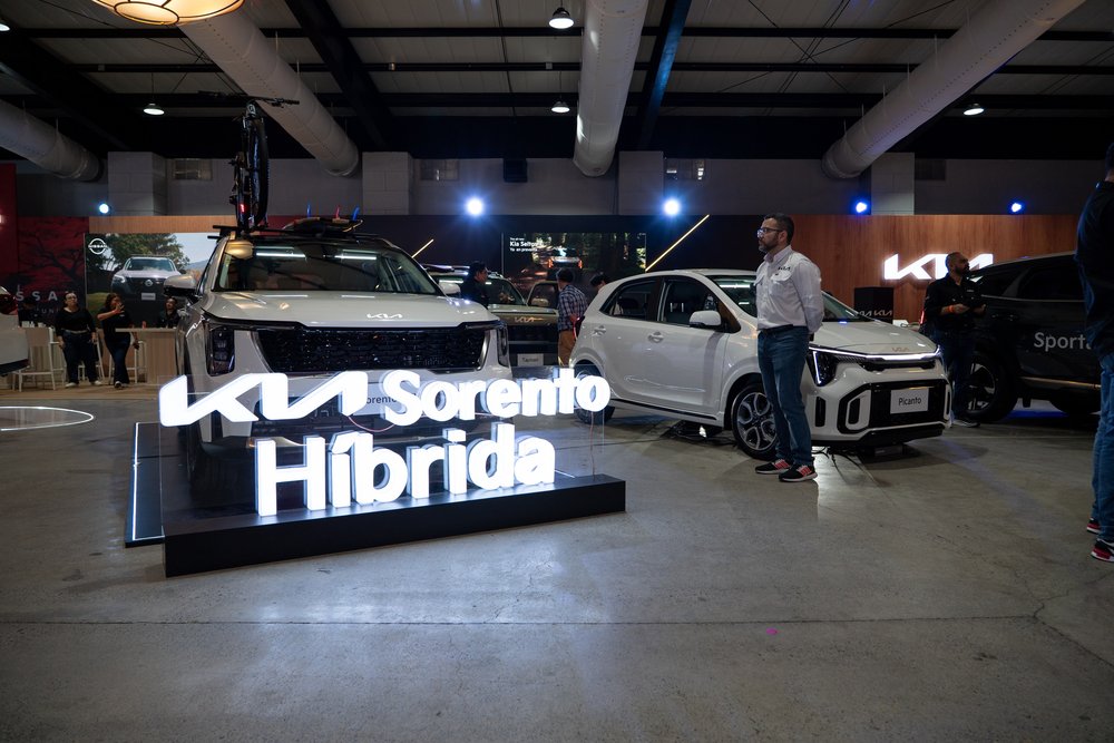 Kia impulsa la movilidad híbrida en Guatemala con las nuevas Sportage y Sorento