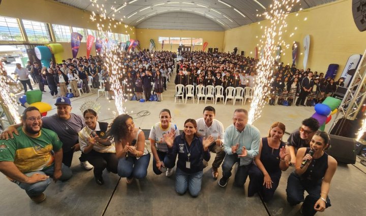 La Gira Vive llega a Huehuetenango y reúne a más de 1,000 jóvenes en favor de la prevención del ciberdelito y las adicciones