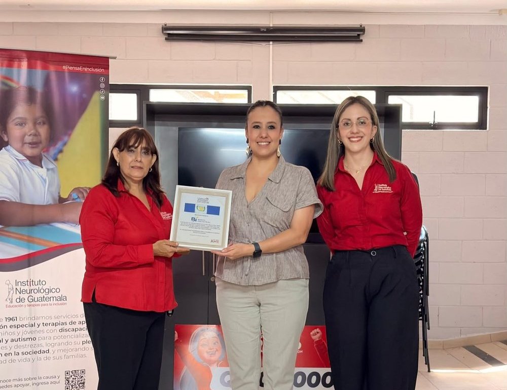 Neurorun transforma kilómetros en oportunidades instituto neurológico de guatemala recibe donativo de q600,000